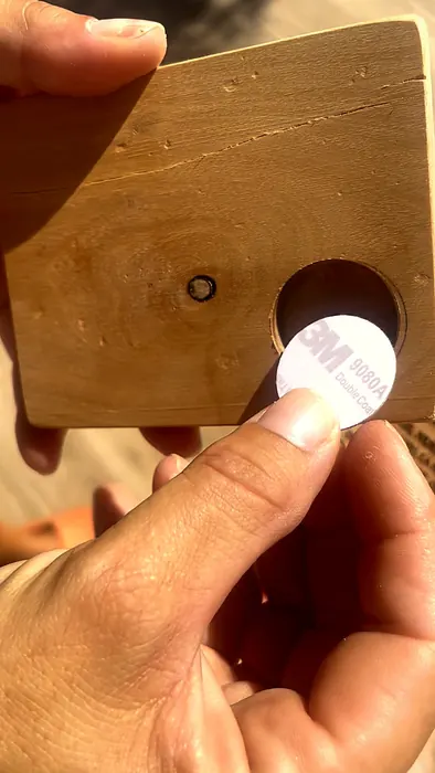 Colocando el chip NFC por detrás